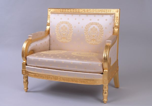 Demi-canapé de la chambre de parade de Caroline Murat au palais de l'Élysée